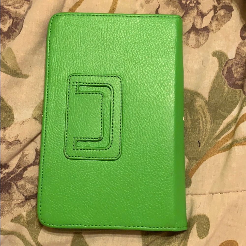 Kindle - Picture 3 of 3
